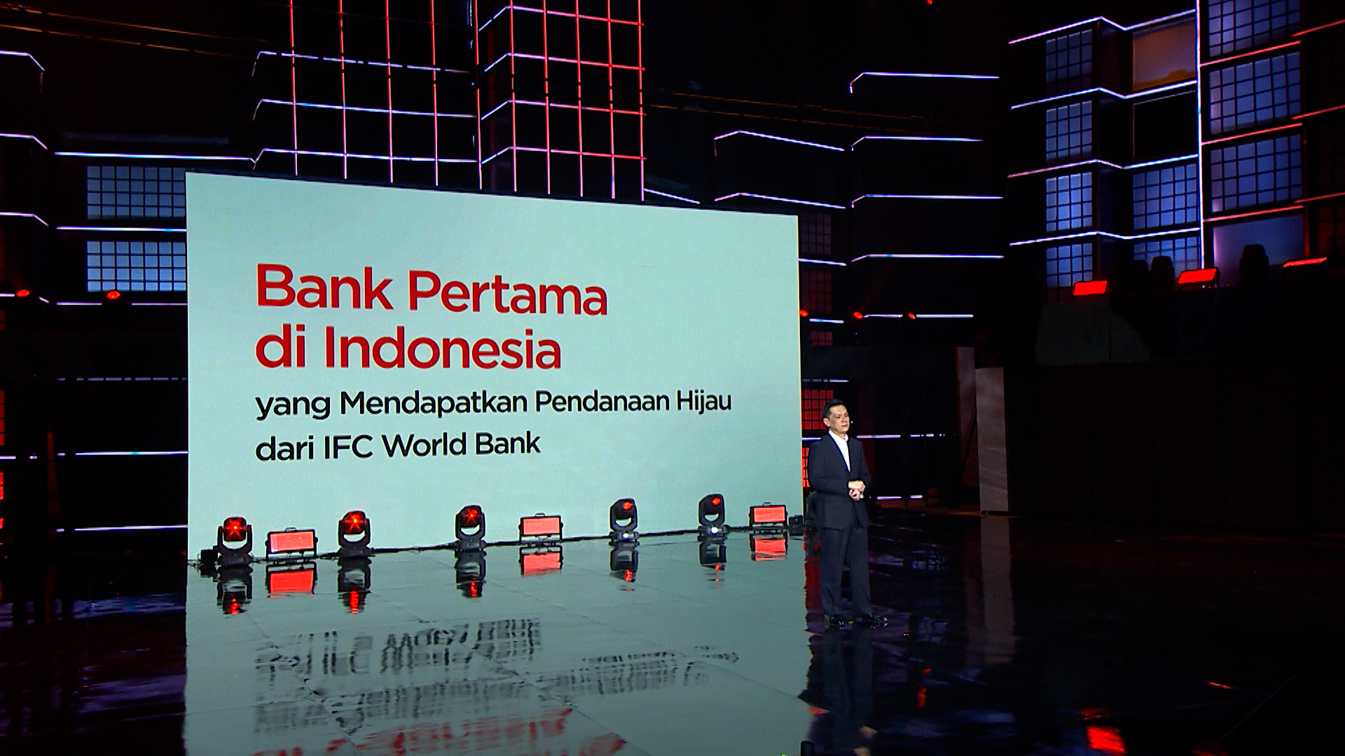 /asset/media/Feature/AboutOCBC/Siaran-Pers/2021/04/12/Press-Con-HUT-80-Tahun-2.jpg